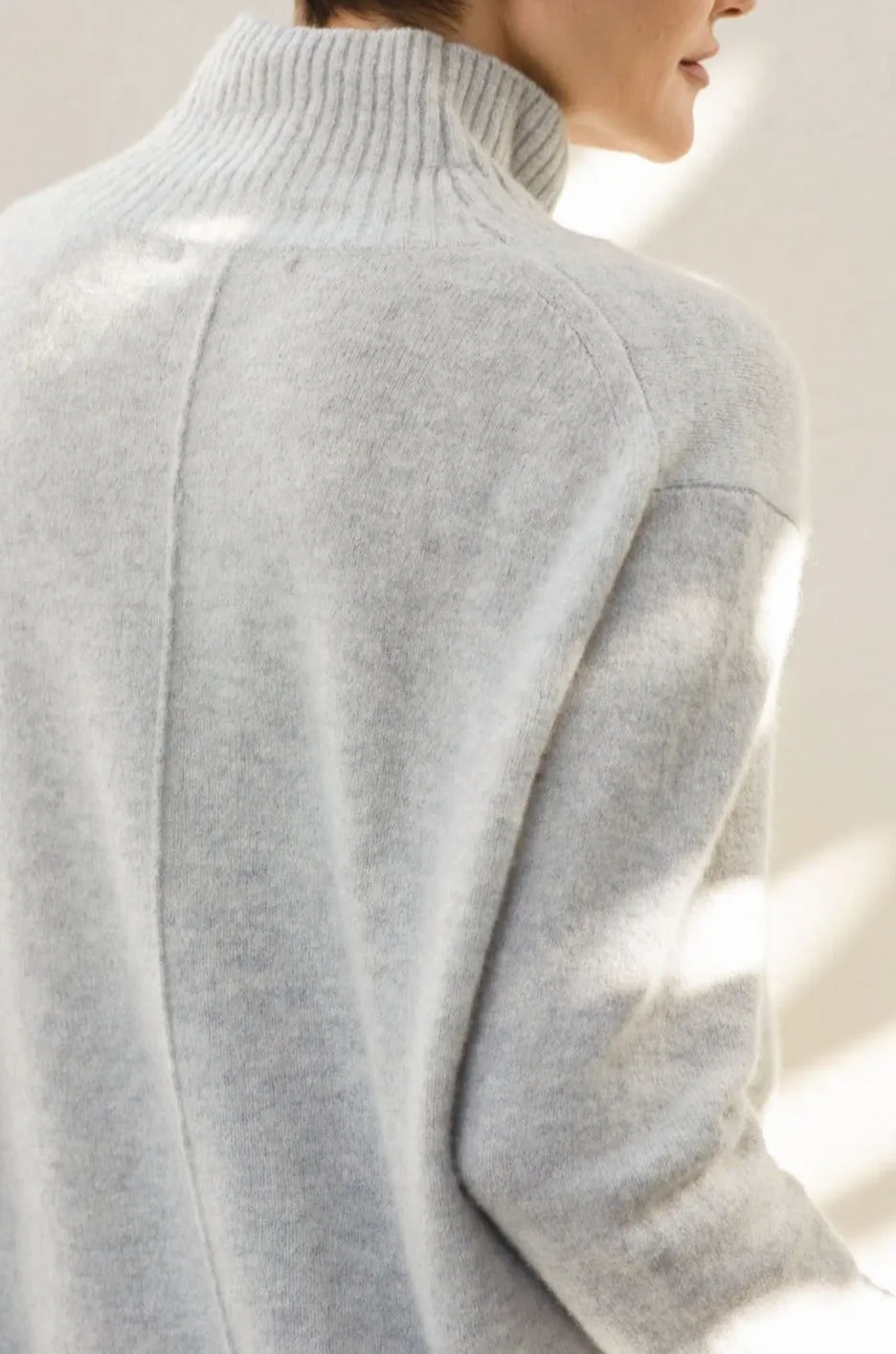 OLYMPIA OVERSIZED TURTLENECK IN CASHMERE MIST LIGHT GREY